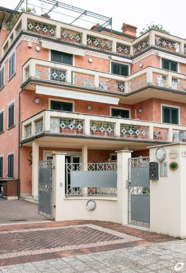 2-Bedroom Apt, With Balcony & Aircondition - 50 M From The Beach 马里纳-迪-皮特拉桑塔 外观 照片